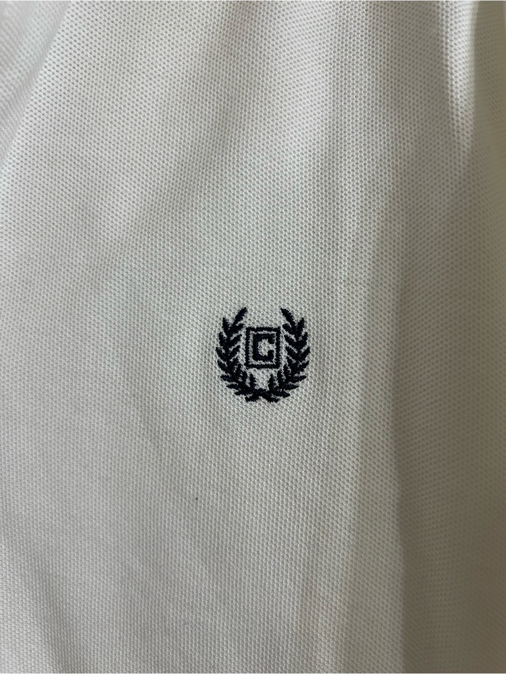 Chaps Men’s XL Solid White Short Sleeve Cotton Piqué Polo Shirt Crest Logo - Picture 2 of 5